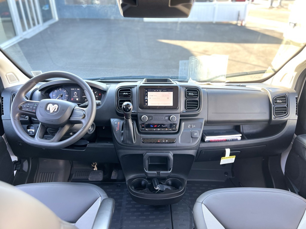 Vehicle image 13 of 24