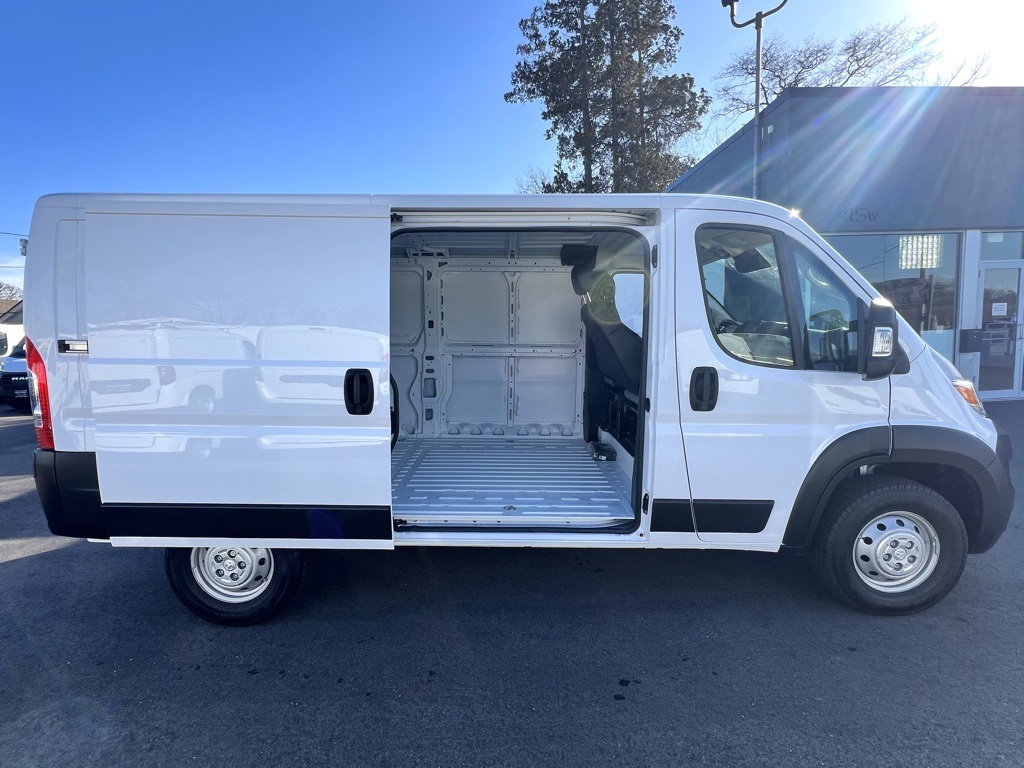 Vehicle image 6 of 24