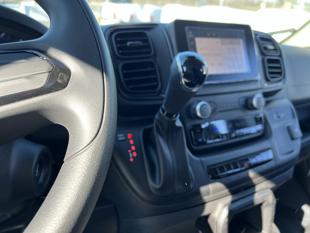 Vehicle image 23 of 26