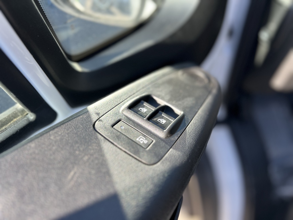 Vehicle image 16 of 26