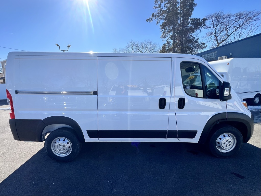 Vehicle image 5 of 26