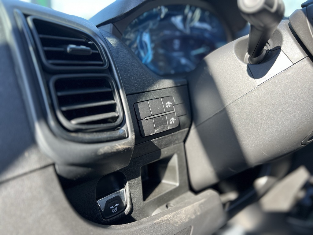 Vehicle image 17 of 26