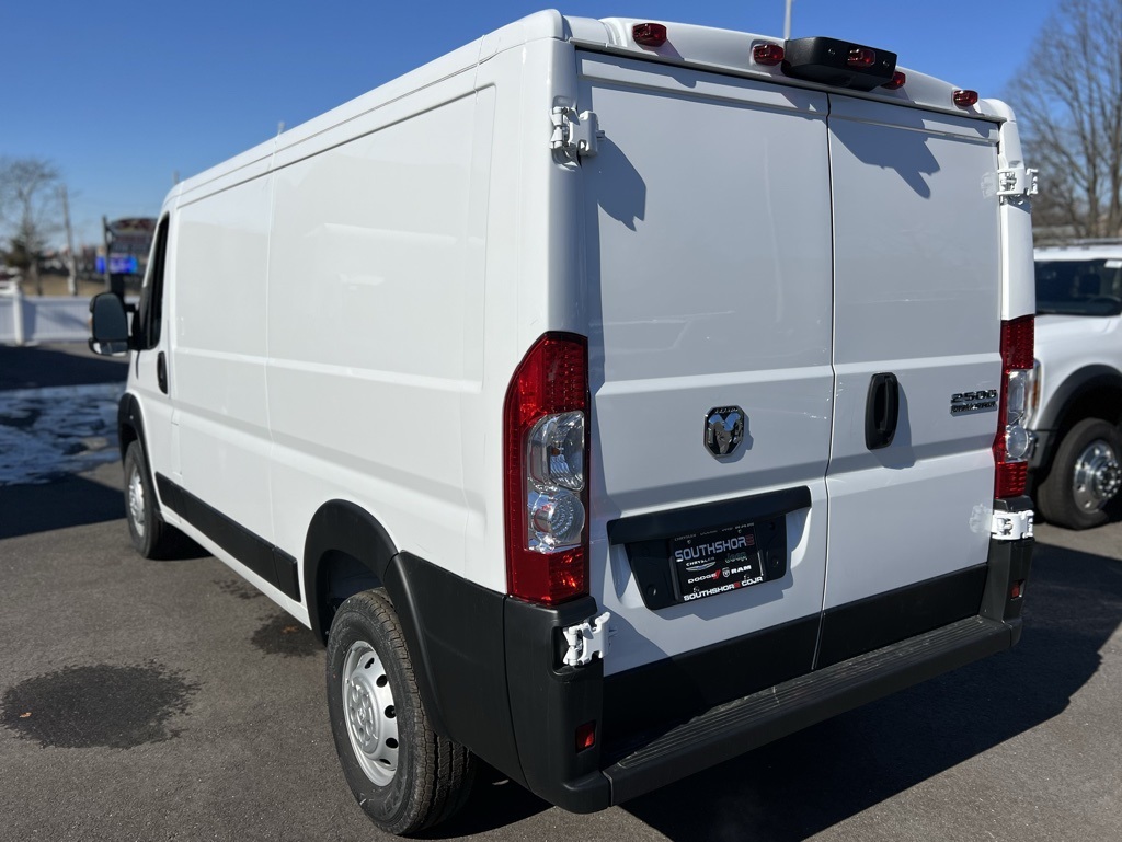 Vehicle image 8 of 26