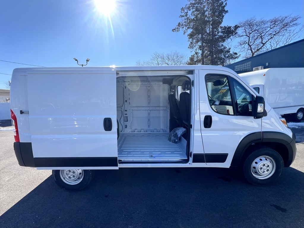 Vehicle image 6 of 26