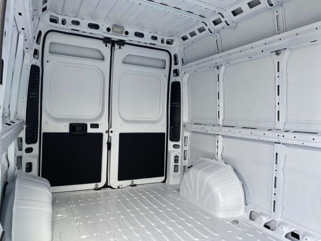 Vehicle image 12 of 30