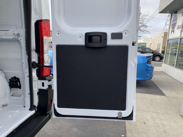 Vehicle image 16 of 30