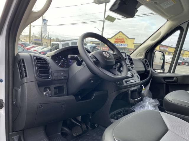Vehicle image 21 of 30