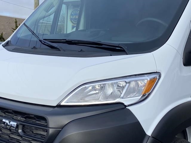 Vehicle image 8 of 30