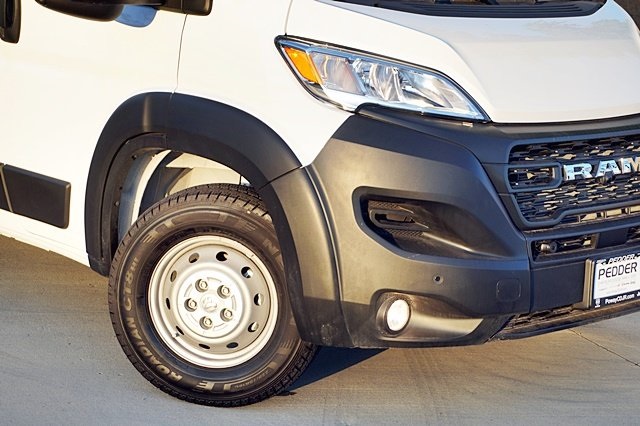 Vehicle image 9 of 45