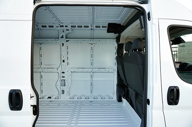 Vehicle image 16 of 45