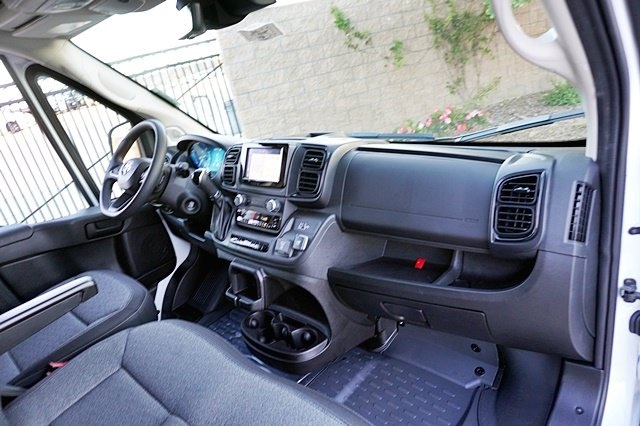 Vehicle image 11 of 45