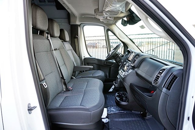 Vehicle image 14 of 45