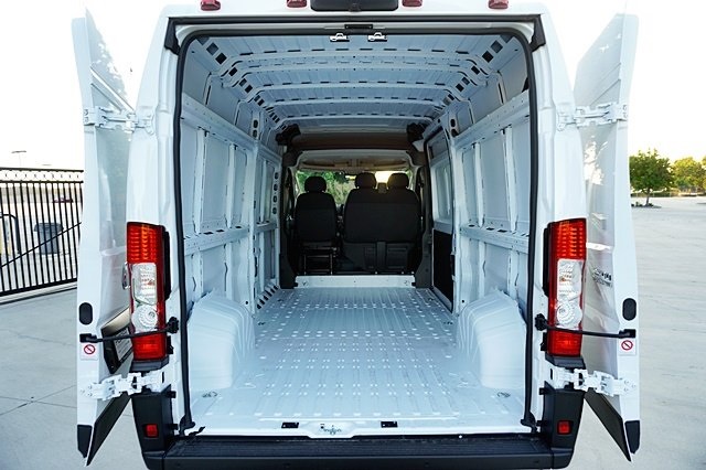 Vehicle image 19 of 45