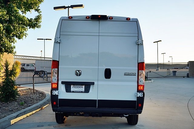Vehicle image 8 of 45