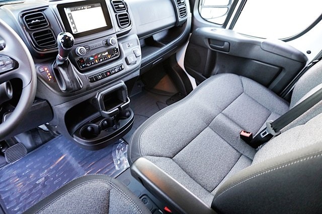 Vehicle image 29 of 45