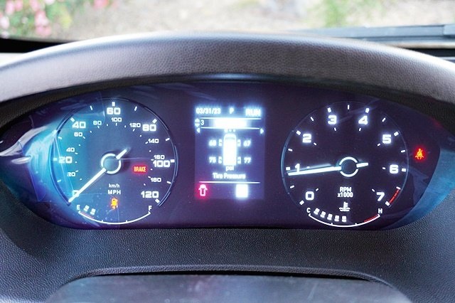 Vehicle image 41 of 45