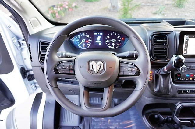 Vehicle image 27 of 45