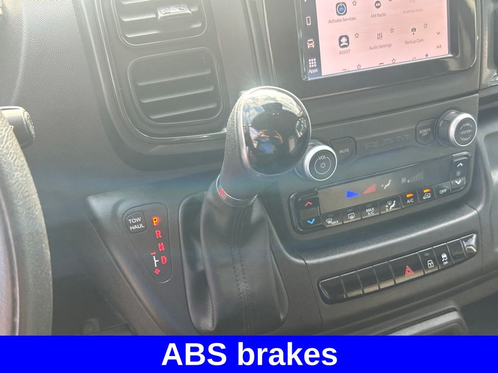 Vehicle image 13 of 40
