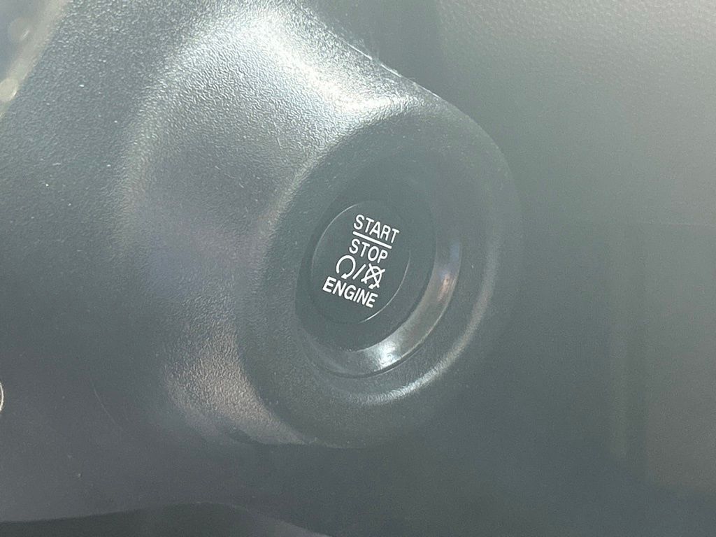 Vehicle image 38 of 40
