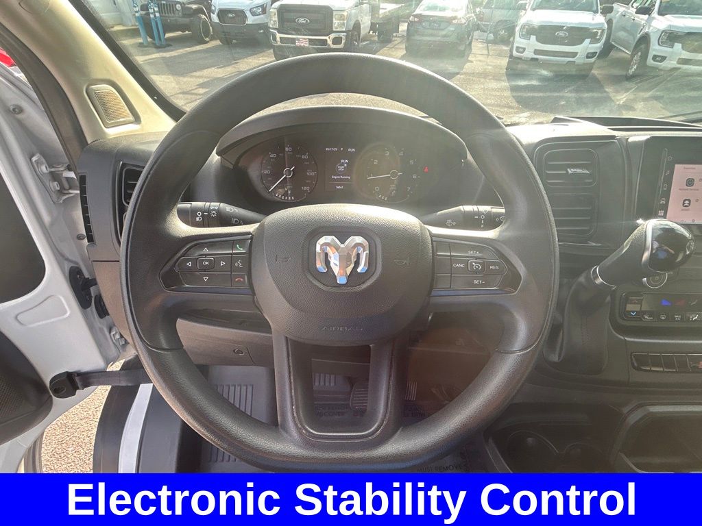 Vehicle image 14 of 40