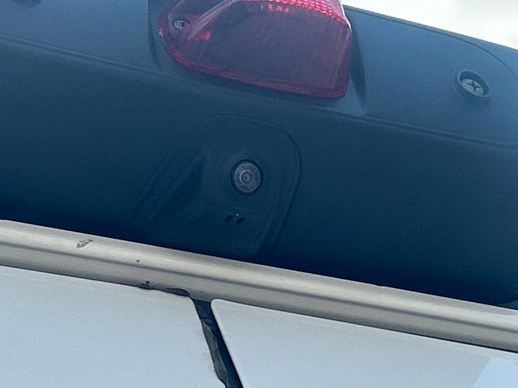 Vehicle image 21 of 40