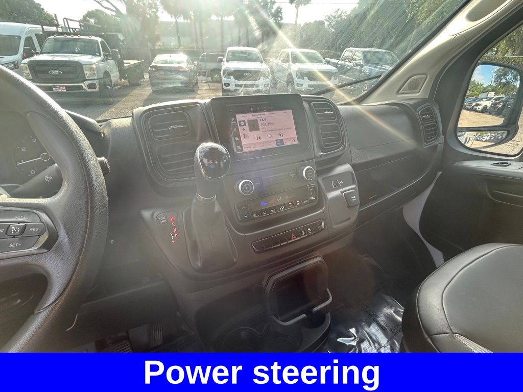 Vehicle image 10 of 40