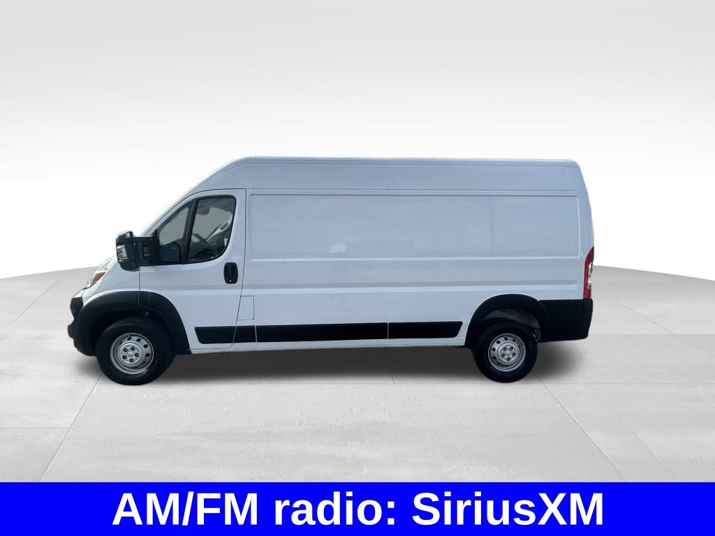 Vehicle image 2 of 40