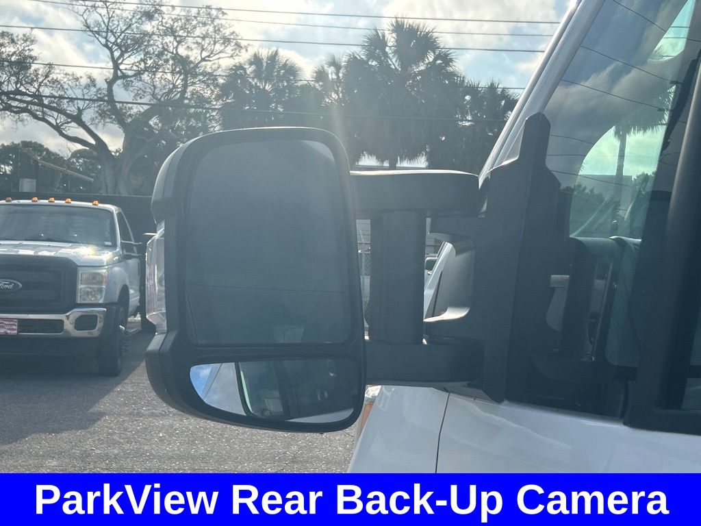 Vehicle image 15 of 40