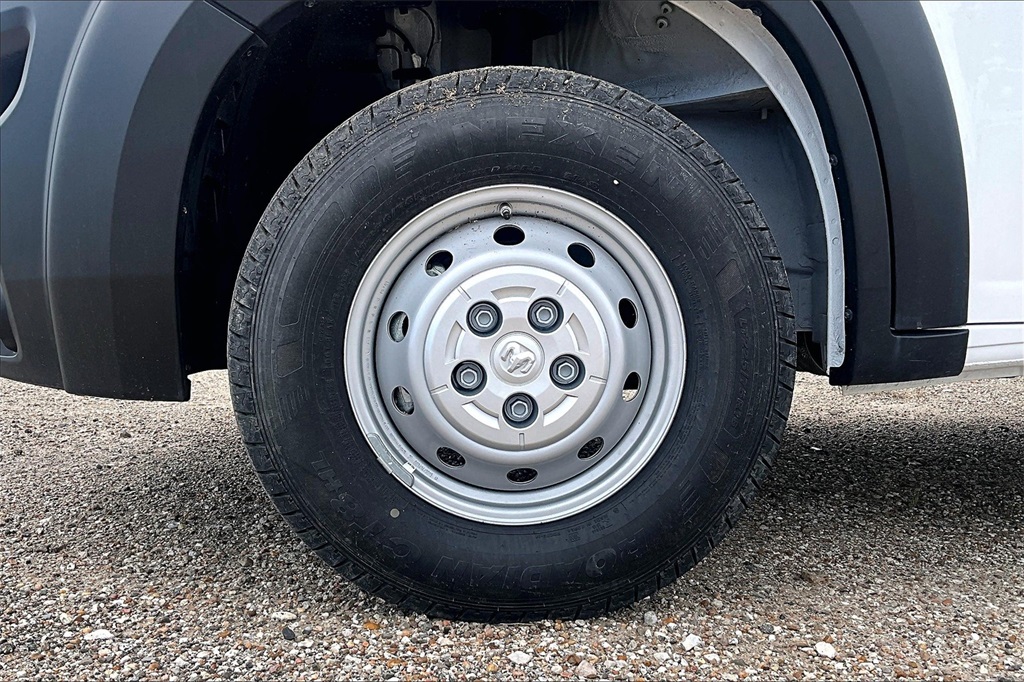Vehicle image 8 of 22