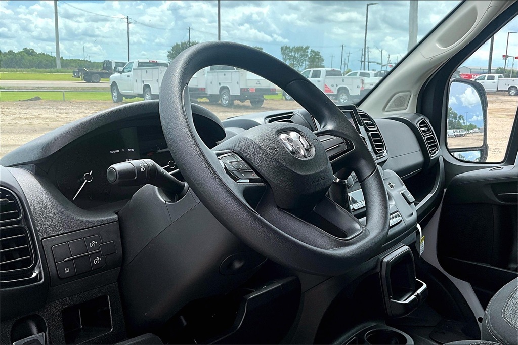 Vehicle image 10 of 22