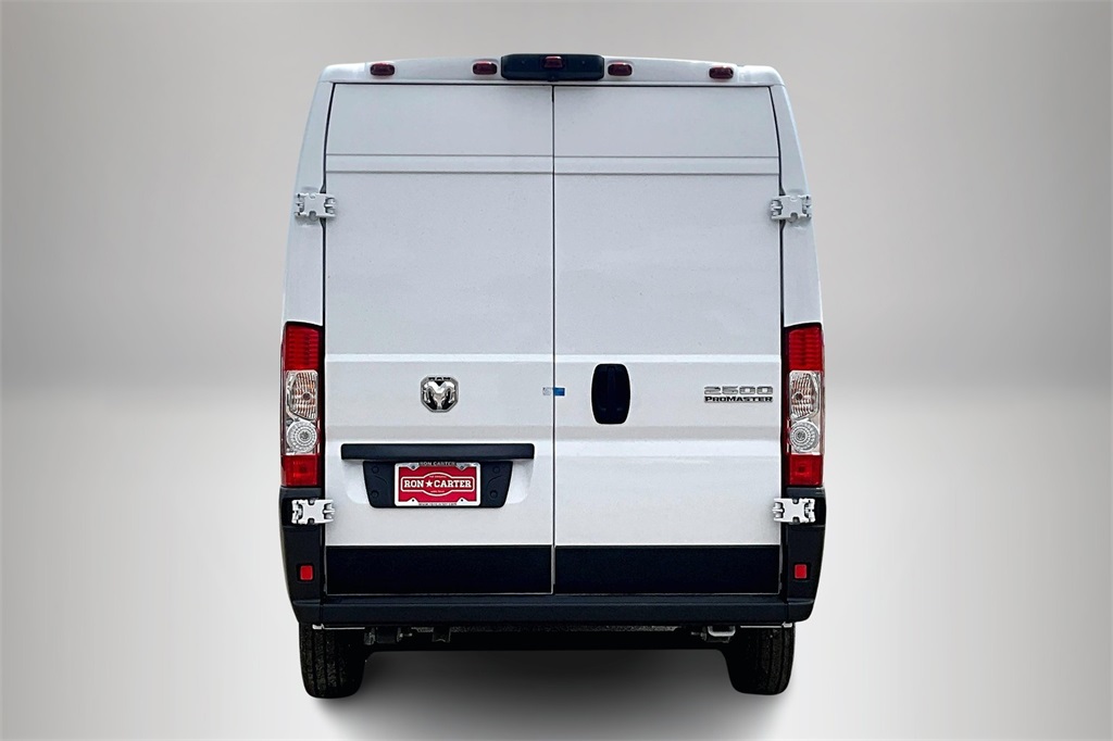Vehicle image 4 of 22