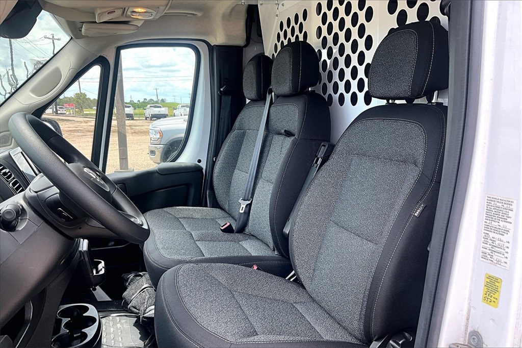Vehicle image 9 of 22