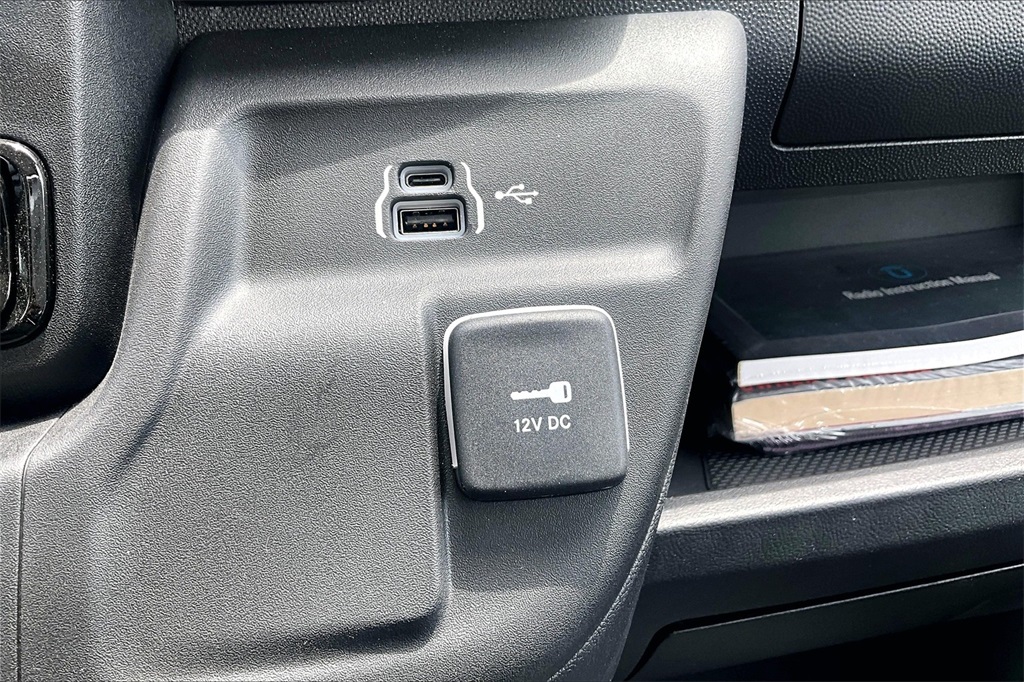 Vehicle image 21 of 22