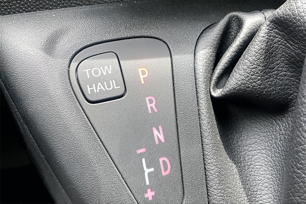 Vehicle image 16 of 22