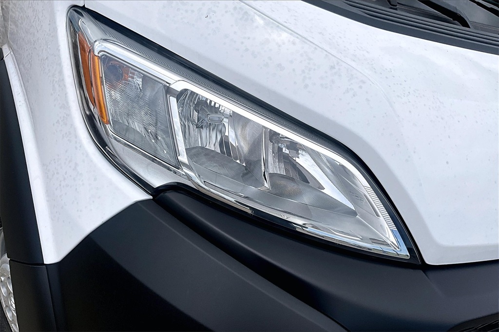 Vehicle image 20 of 22
