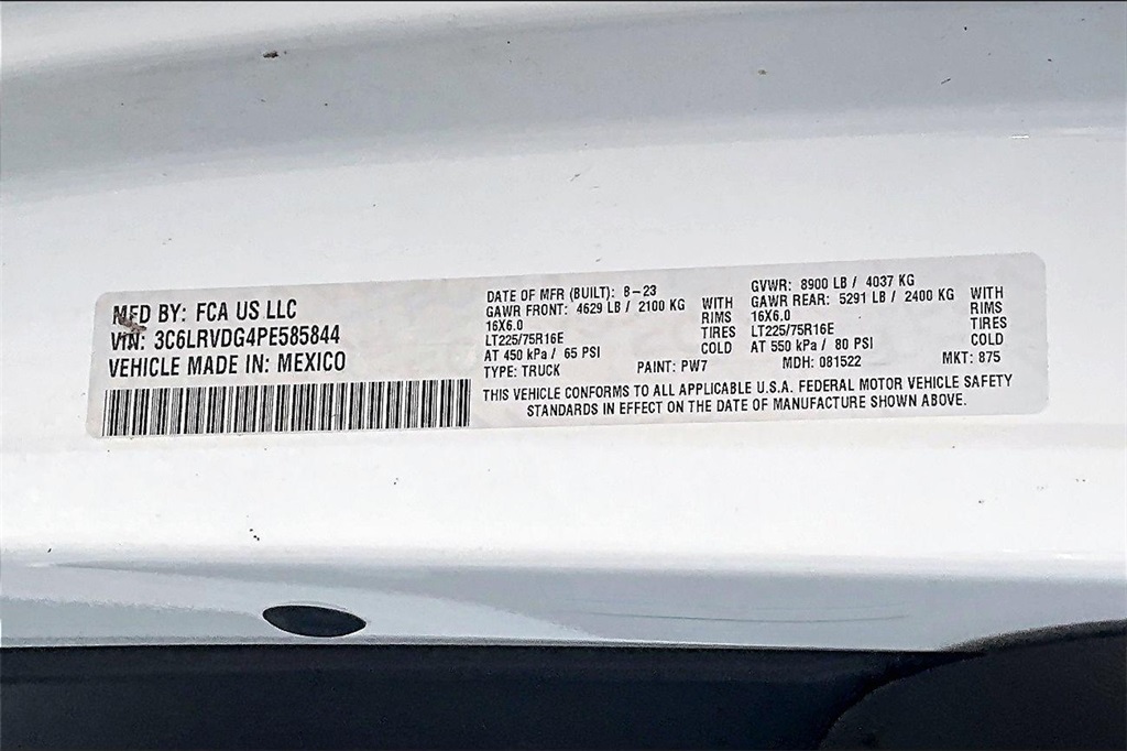 Vehicle image 17 of 22