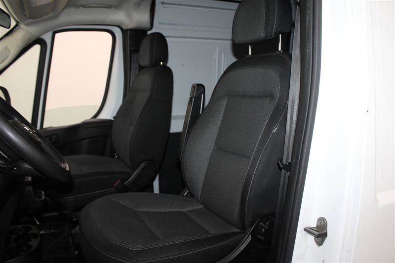 Vehicle image 33 of 56