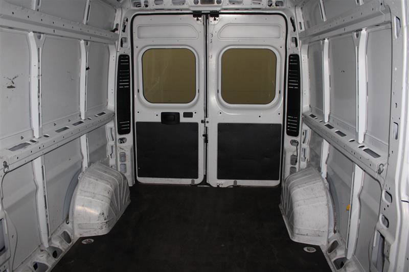 Vehicle image 34 of 56