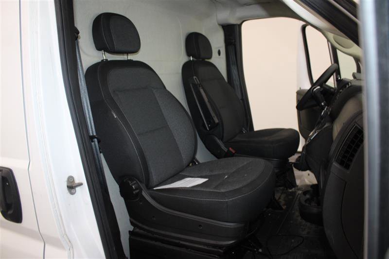 Vehicle image 18 of 20