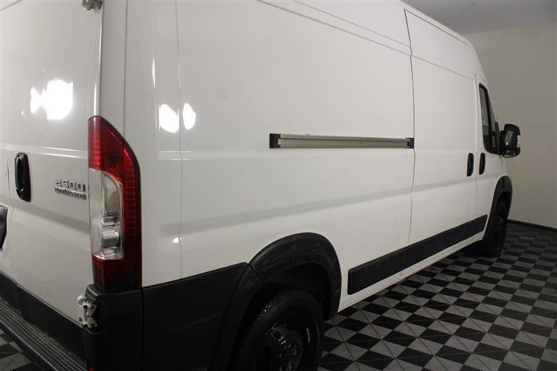 Vehicle image 7 of 20