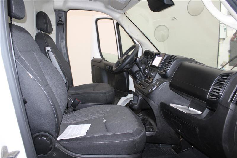 Vehicle image 17 of 20