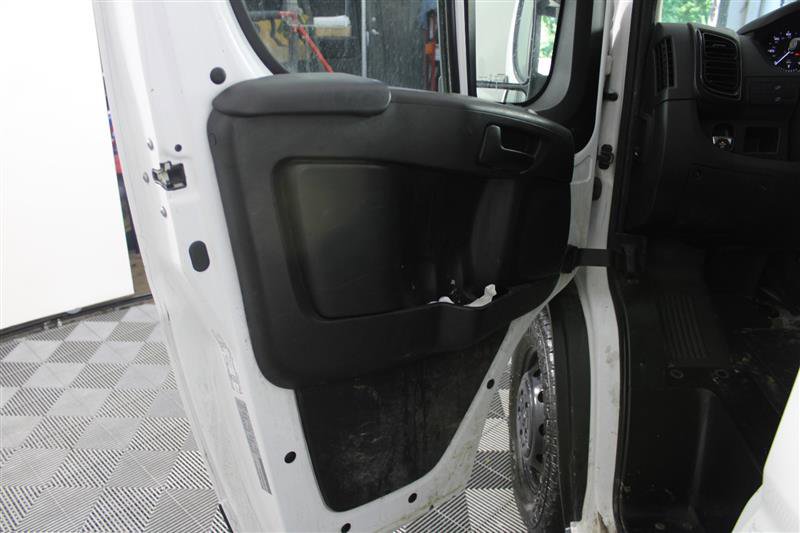 Vehicle image 9 of 20