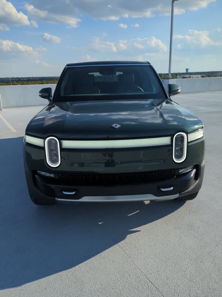 2023 Rivian R1S Adventure Image 2 of 20