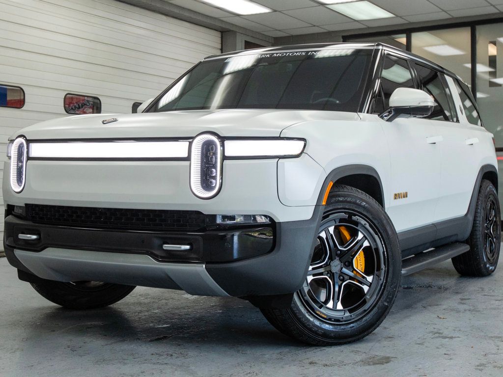 2023 Rivian R1S Adventure Image 2 of 39