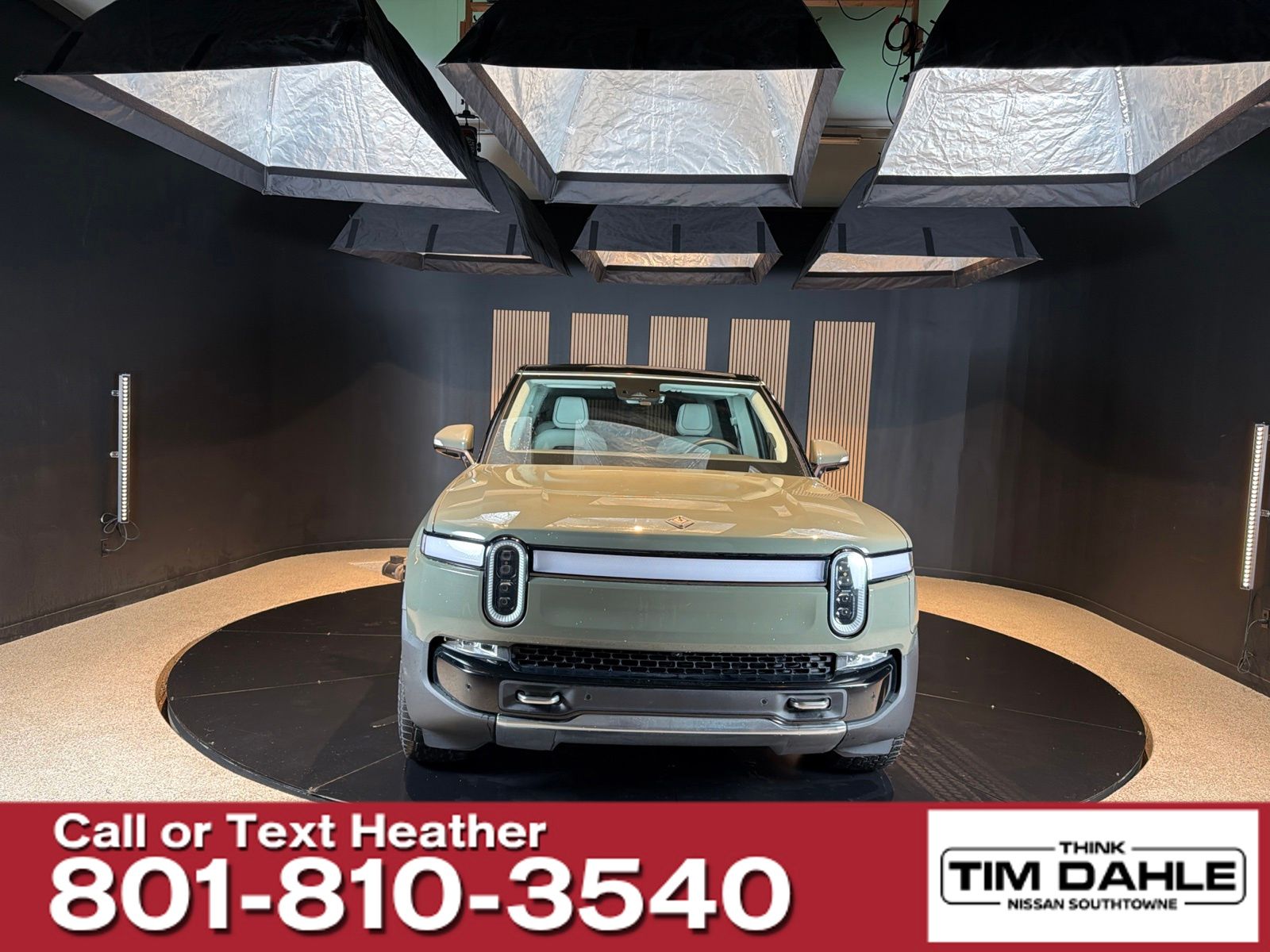 2023 Rivian R1S Launch Edition Image 2 of 11