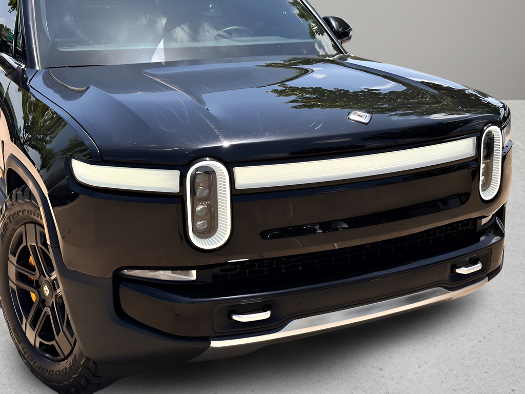 2023 Rivian R1T Adventure Image 2 of 26