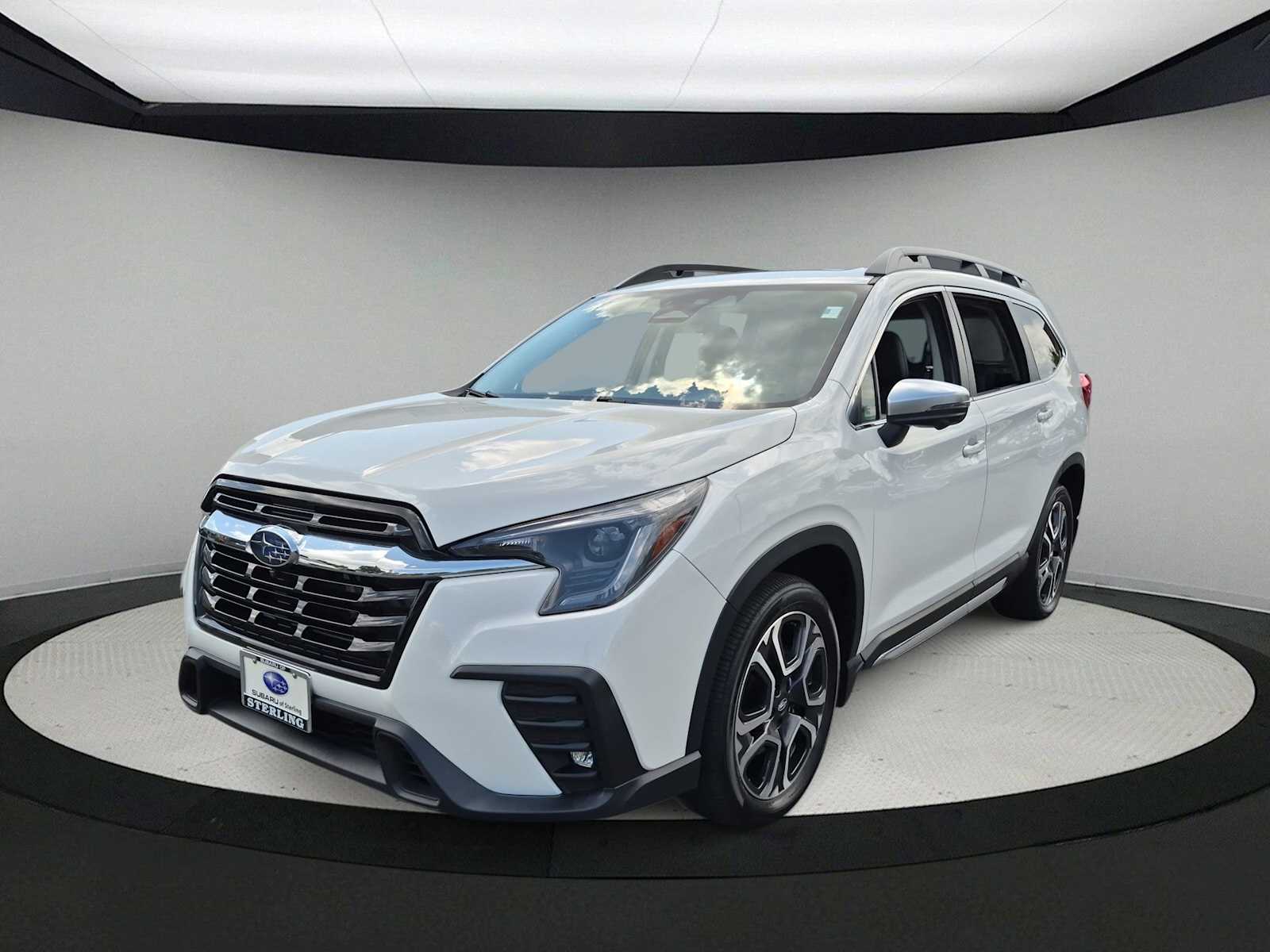 2023 Subaru Ascent Limited Image 1 of 32