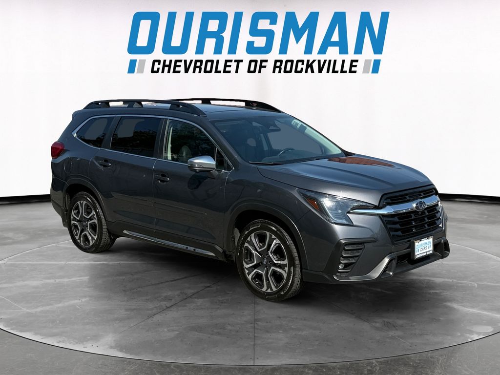 2023 Subaru Ascent Limited Image 3 of 30