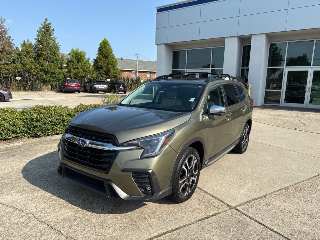 2023 Subaru Ascent Limited Image 1 of 32