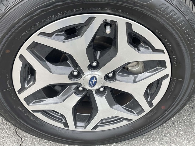 2023 Subaru Forester Premium Image 7 of 39